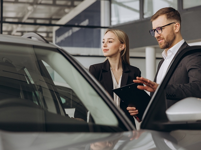 Foto: Auto vērtēšana; autors: https://www.shutterstock.com/g/Anatoliy+Cherkas