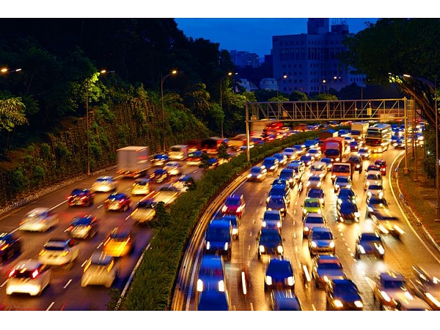 Foto: Auto noma pilsētā; autors: https://www.shutterstock.com/g/olesiabilkei Foto: Auto noma pilsētā; autors: https://www.shutterstock.com/g/olesiabilkei