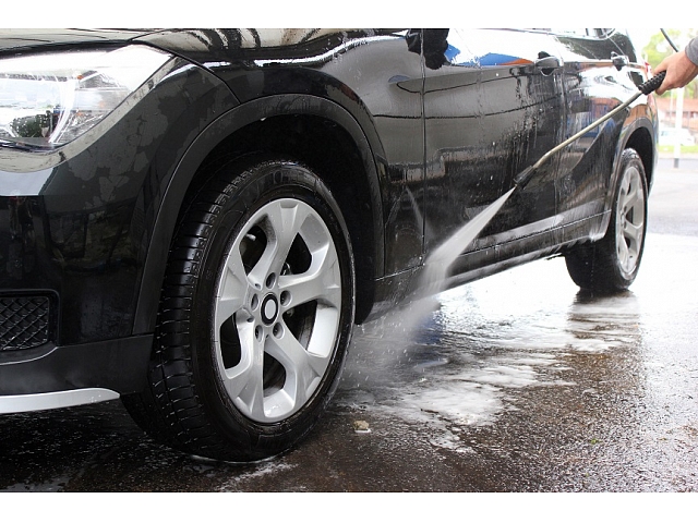 Foto: Auto mazgāšana; autors: https://www.shutterstock.com/g/vitalliy Foto: Auto mazgāšana; autors: https://www.shutterstock.com/g/vitalliy