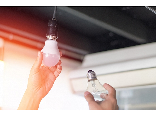 Foto: Energoefektīvas spuldzes; autors: https://www.shutterstock.com/g/Khunatorn Foto: Energoefektīvas spuldzes; autors: https://www.shutterstock.com/g/Khunatorn