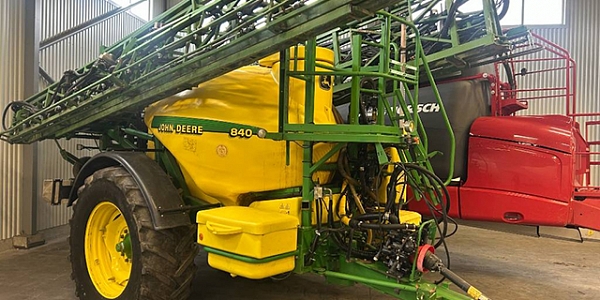upload/122440/media/john-deere-840-balticagro2.jpg