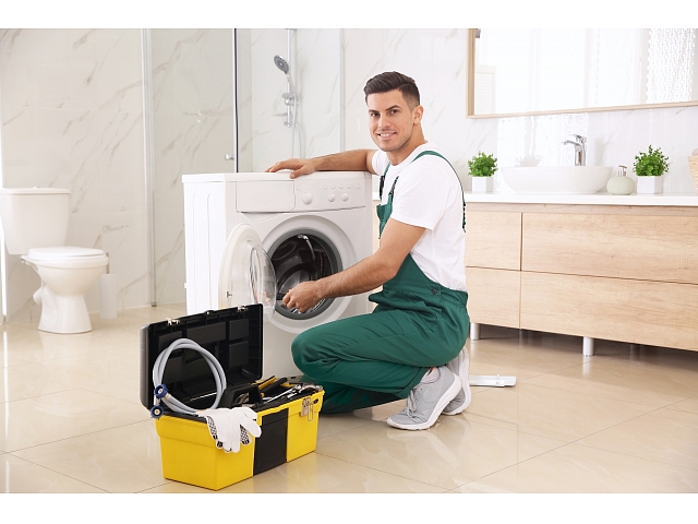 Foto: Veļasmašīnas remonts; autors: https://www.shutterstock.com/g/newafrica Foto: Veļasmašīnas remonts; autors: https://www.shutterstock.com/g/newafrica