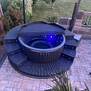 Hot tub and jacuzzi