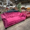 Rozā dīvāns