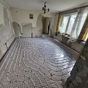 Laying underfloor heating