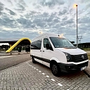 Autobuss pie degvielas uzpildes stacijas