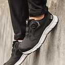 Work and leisure shoes with BOA lacing system