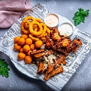 Тарелка с горячими закусками