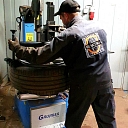 Tyre installation and adjustment