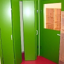 Деревянную дверь можно открыть