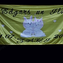 Karogu druka Edgars Ilva zaķi.
