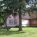 Guest house for outdoor recreation