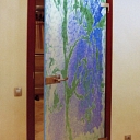 Doors with a layer of laminate