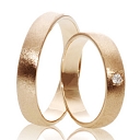 Custom-made gold wedding rings