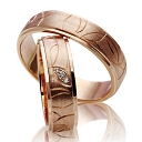 Custom-made gold wedding rings