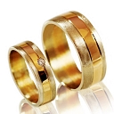 Custom-made gold wedding rings