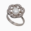 Silver ring with a pearl