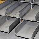 Изогнутый U-образный профиль