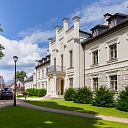 Rumene Manor