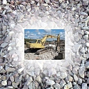 Chain excavator with bucket