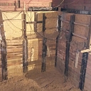 Basement pit construction, support walls
