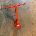 Manhole cover lifting magnet