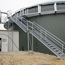 Metāla konstrukcijas biogāzes fabrikai Limbažu apkaimē (kāpnes, margas, grīdas režģi, cauruļu savienojumi, biomasas konteineri vāki, u.c.)