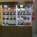 Стеклянный шкаф