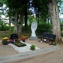 Aivars-K, kapu pieminekļi, skulptūras, granīta kāpnes, Cēsis, Valmiera