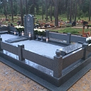Надгробие и бордюр из гранитного камня