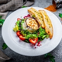 Салат с козьим сыром