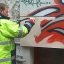 Grafiti un citu krāsojumu saudzīga tīrīšana