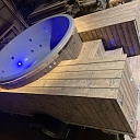 Tub with hydromassage