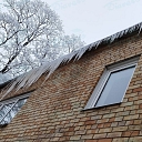 Icicle breaking