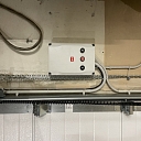 Automatic lifting gates