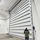 Installation of lifting gates