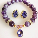 Luxurious jewelry set.