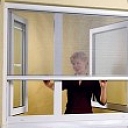 Rolling mosquito net