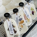 Dry perfume for the closet