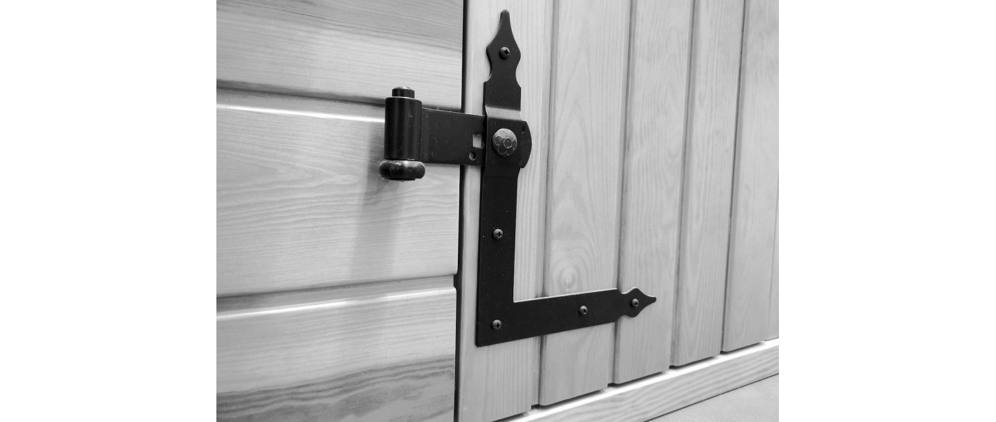 SB UN PARTNERI, LTD, Door and window accessories 