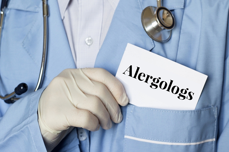 Alergologs