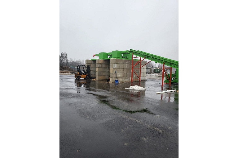 Construction waste sorting line