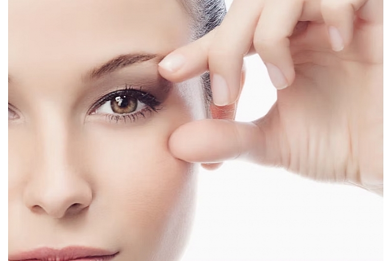 Eyelid correction