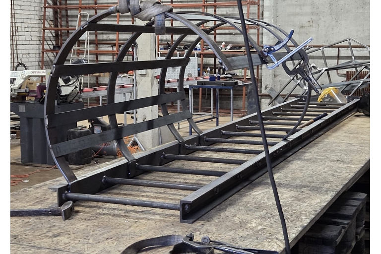 Metal constructions