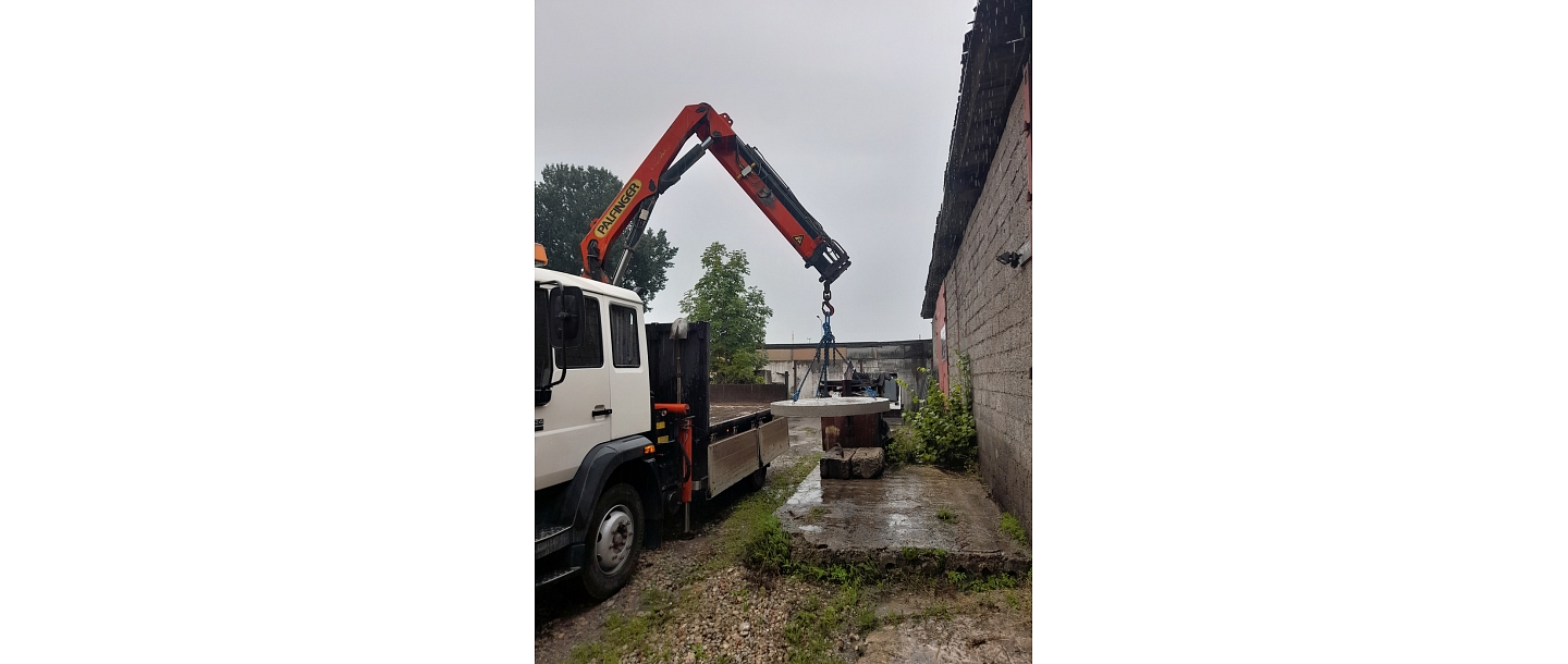 Freight transport and machinery services