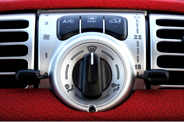 Car air conditioning maintenance