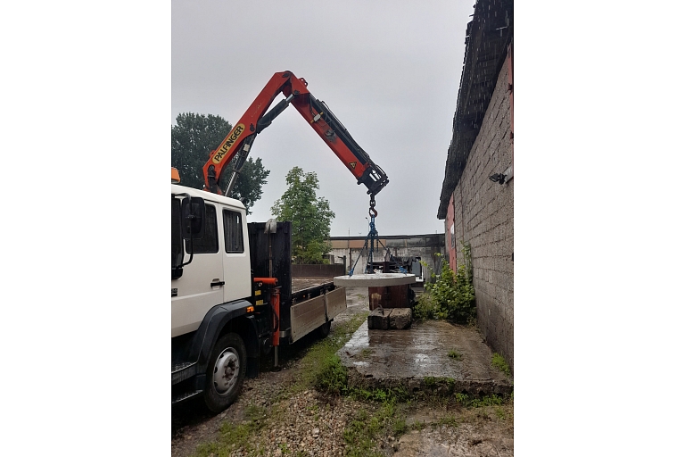 Freight transport and machinery services