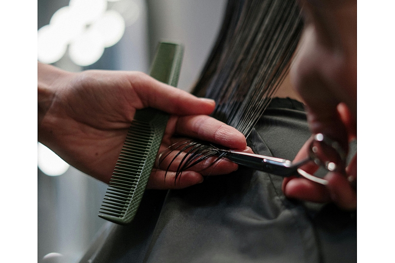 hair cutting for women