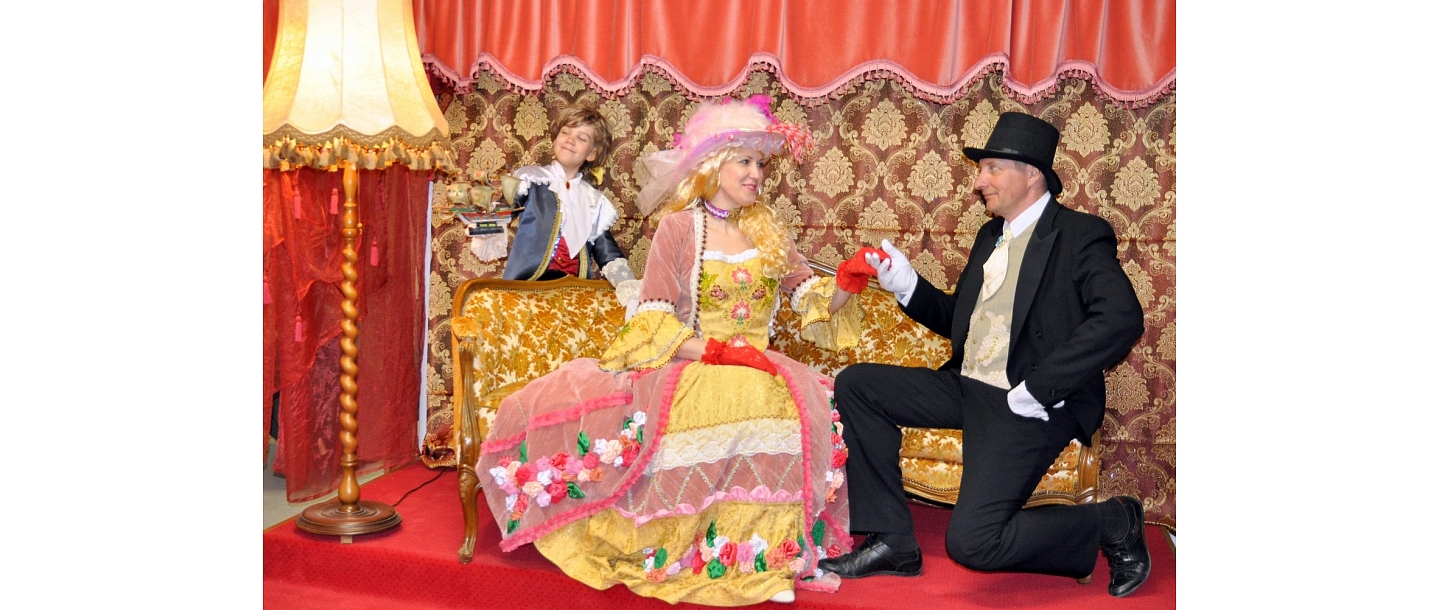 Ietērpties stilizētos tērpos