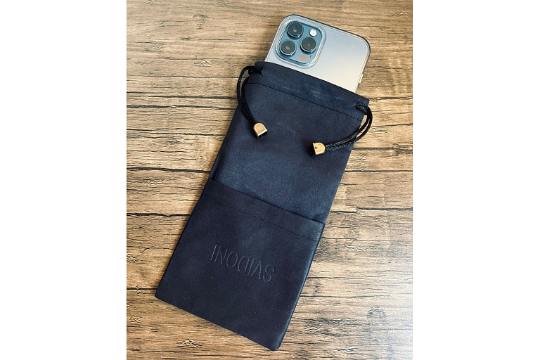 Screen-protecting phone case